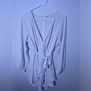 White dress.  (EVERYTHING WILL BE WASHED BEFORE SHIPPED)